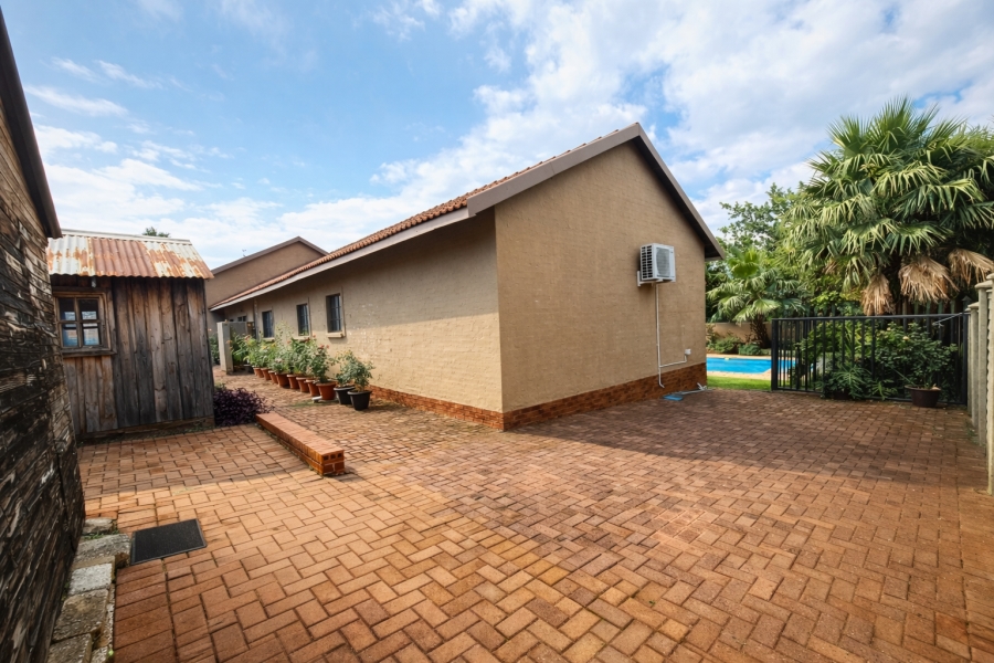 4 Bedroom Property for Sale in Safari Gardens North West